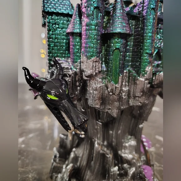 Bath & Body Works Disney Maleficent Dragon Castle Candle Holder NWT - Picture 16 of 16